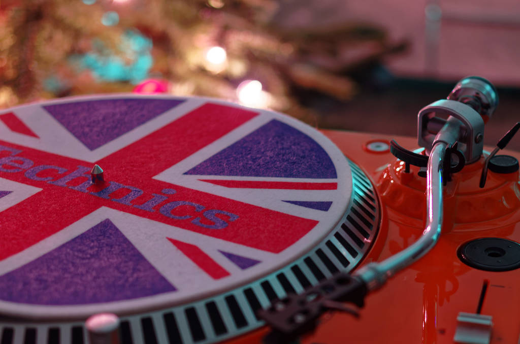 photo showing turntable and a slipmat